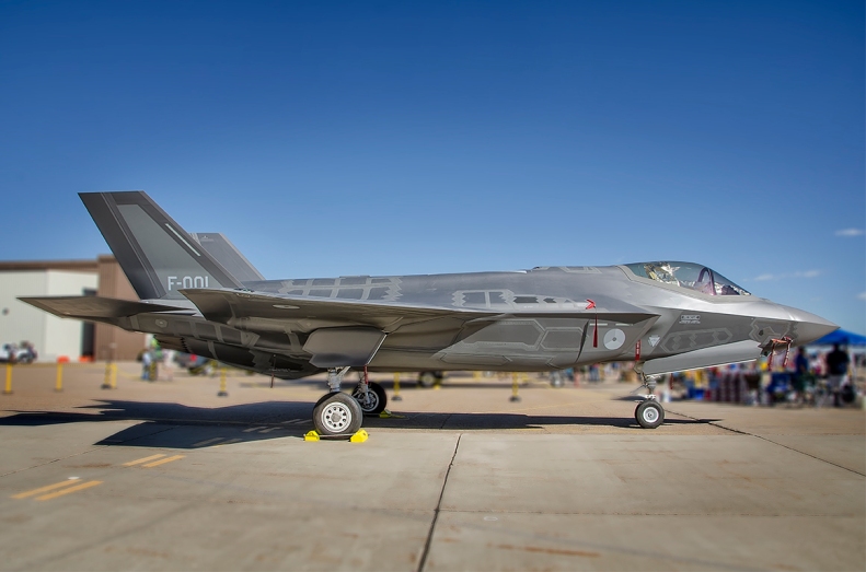 F-35 -side view